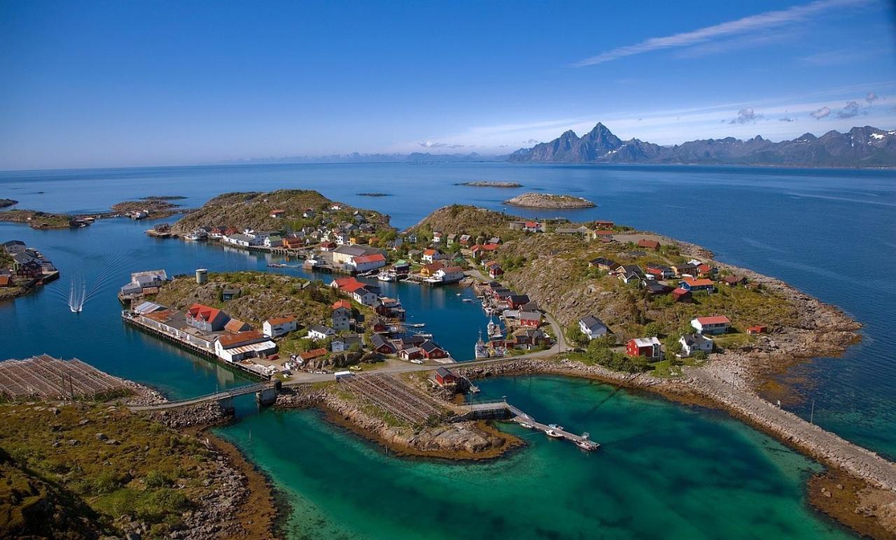 Heimbrygga Restaurant & Accommodation Skrova Экстерьер фото