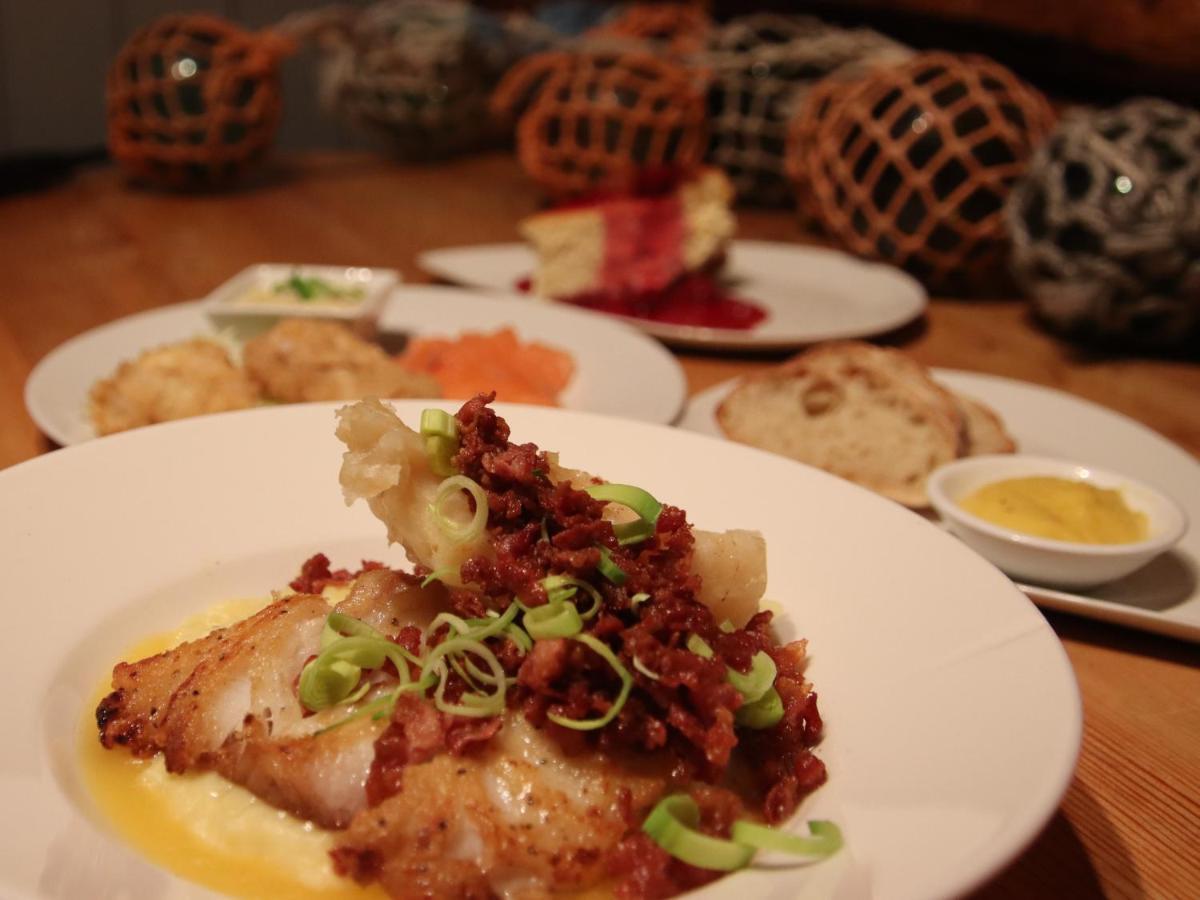 Heimbrygga Restaurant & Accommodation Skrova Экстерьер фото