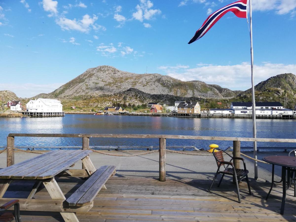 Heimbrygga Restaurant & Accommodation Skrova Экстерьер фото