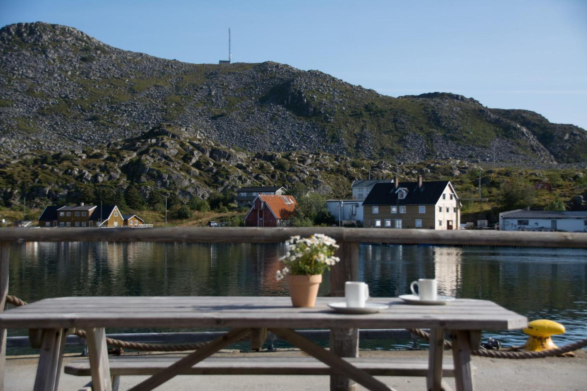 Heimbrygga Restaurant & Accommodation Skrova Экстерьер фото